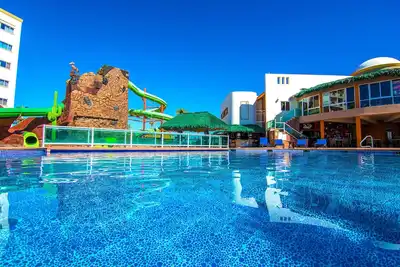 Image de Beachfront Oceanview 2 Bed Condo Water Slides Las Palmas Resort Sandy Beach