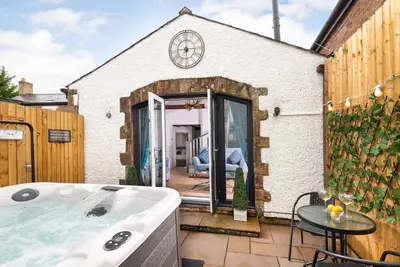 Image de Beautiful 2-Bed Cottage in Brampton