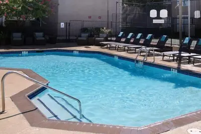 Image de Enjoy a Hassle-Free and Suiting Stay! 2 Family-friendly Units, Onsite Pool