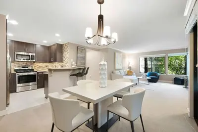 Image de Modern & Serene~Min to Downtown
