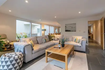 Image de Yew Tree Lodge - Cw85 - Hot Tub - Lakeside Spa Property