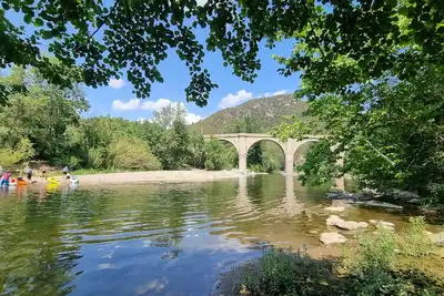 Image de Maison avec extérieur a 100 mètres de la rivière (plage)