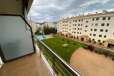 Image de Appartement à 100m de la Plage Avec Piscine et Parking Privé