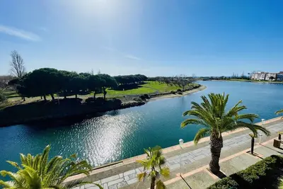 Image de Studio cabine climatisé proche plage et loisirs avec piscine