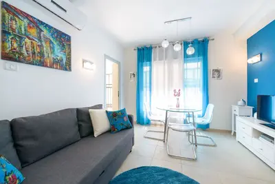 Beautiful apartment Ben Yehuda 5 minutes to the beach