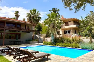Image de Modern Villa with Private Pool - 30' from the Athens International Airport