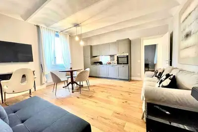 Image de New stylish 3-room apartment on Lungarno