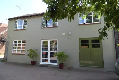 Image de Quiet cottage very close to village centre and ameneties.