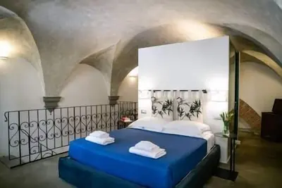 Image de Two floors of blue in the center of Florence