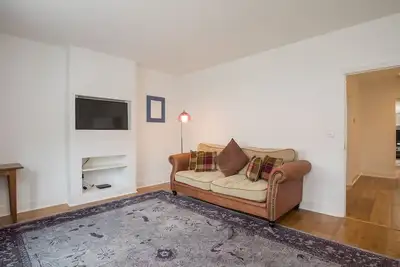 Image de Pass the Keys | Trendy Flat in Sunninghill's Village Atmosphere
