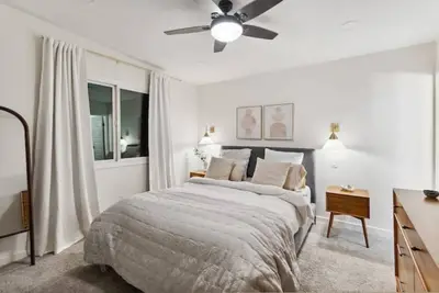 Image de New! Modern 3Bed Home W/ Pool- Perfect Location