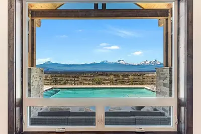 Image de Luxury Exclusive Home on 1. 3 acres w\/Breathtaking Mountain Views & Private Pool