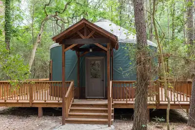Image de Close to nature, but with all the modern amenities, Two Creeks Crossing Resort