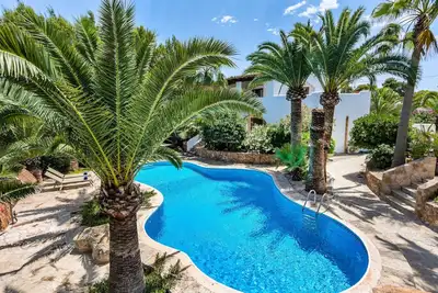Image de Holiday apartment Oasis on the upper floor with comfort and charm, pool, and a prime location close to the beach in Cala Santanyí