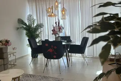 Image de 1 Bedroom Apartment Rental Unit With Pool in Dubai Land Residence Complex