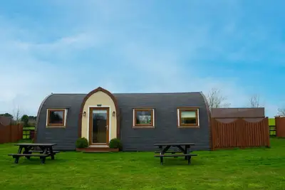 Image de Pod-Appartement-Salle de bain privée séparée-Vue sur la campagne-Dragon's Den 1