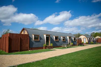Image de Pod-Appartement-Salle de bain privée séparée-Vue sur la campagne-Dragon's Den 2