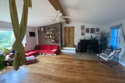 Image de Magical, 75 Acre Winter Retreat with Private Icy Pond and Cedar Hot Tub