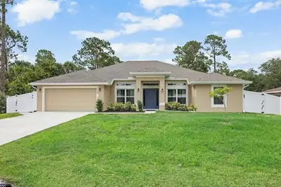 Image de Hot New Listing! ! ! ! Castaway Pool Home, close to river dining and beaches.