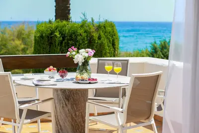 Image de Luxueux en bord de mer avec une vue imprenable sur la mer - Los Monteros