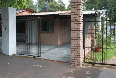 Image de Mini vacational house. quiet, in the center with kitchen and parking.