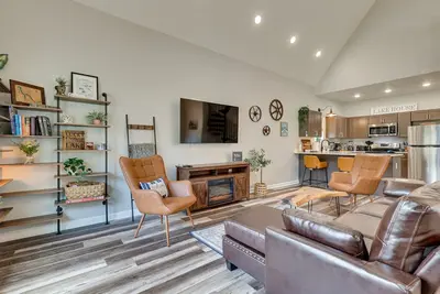 Image de Counce Vacation Rental w/ Private Deck: Near Golf!