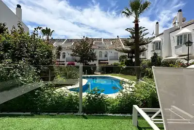 Image de Golden Mile Marbella, Walk to Punte Romano & Beach 3 bed 3 Bathrooms
