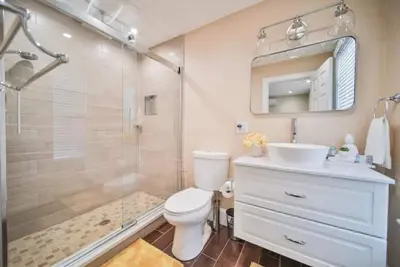 Image de Hidden Gem 2 Br/1ba near Zoo 3 mil downtown Fenway