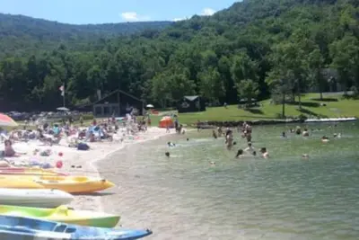 Image de Catskills Farmhouse - Modern Luxe/Old world charm