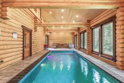 Image de Log House Vacation Rental with Pool and Tennis Court near with Camelback