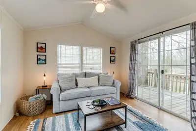 Image de Story-time Stay at Our Rupert Cottage!