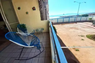 Image de Beachfront W/Free Parking & Big Balcony