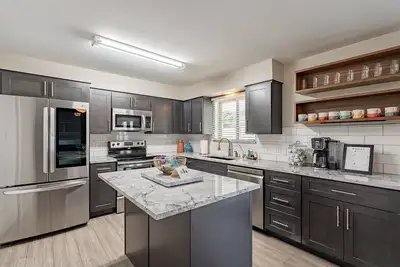 Image de Tempe Getaway with Private Pool & Amazing Location!