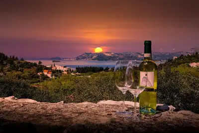 Image de Dominique - Superior sea, bay & mountain view apartment - free parking included