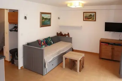 Image de Studio aux Orres 1800m avec Piscine, Terrasse, et Accès Direct aux Pistes