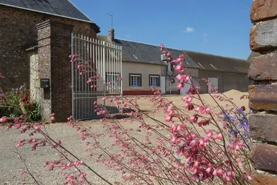 Image de Charmante Maison au Cœur d'un Corps de Ferme avec Confort Moderne et Proximité de Sites Touristiques