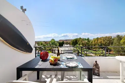 Image de Appartement 'T1 Salgados 3c' avec vue sur la mer, Wi-Fi et climatisation