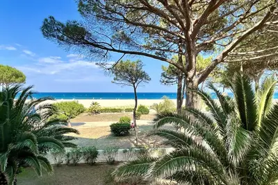 Image de Appartement 3 pièces, front de mer, accès direct plage, équipements modernes