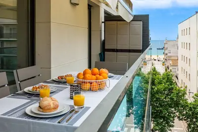 Image de Appartement Moderne au Bord de la Mer avec Terrasse et Climatisation à Palamós