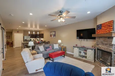 Image de New Build! Luxury 3br/3ba Walk-In ~ Resort Amenities ~ Free Tickets Included (Fh-G104)