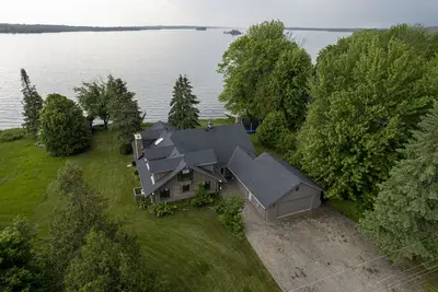 Image de Kawartha Lakes Gem: Your Dream Lakehouse Getaway
