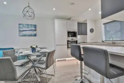 Image de Magnificent, renovated whole house with garden