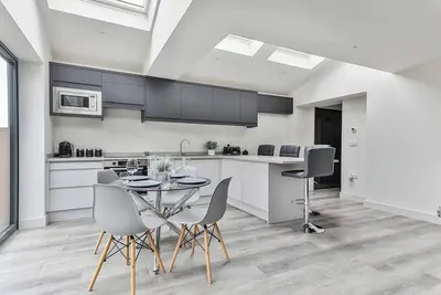 Image de Spacious, Modern 2 bed Apartment with ensuites