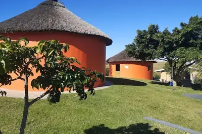 Image de 2 roundhuts in Coffee Bay