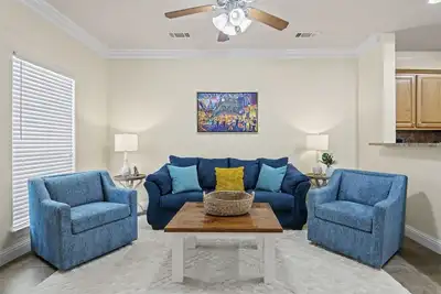 Image de Welcome! This apartment offers a spacious and comfortable place to stay.