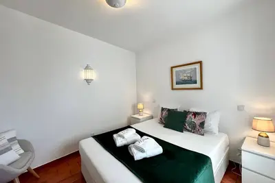 Image de Lagos Ocean Breeze 1 by Homing