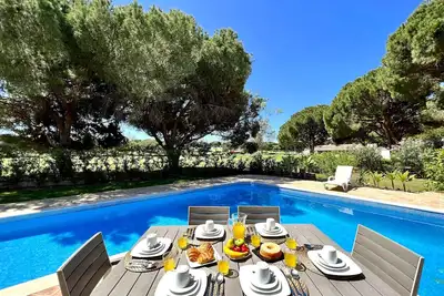 Image de Vilamoura  Amazing Golf Villa With Pool by Homing