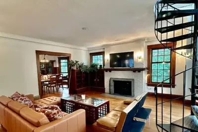 Image de Beautiful and Spacious 3br plus Garage