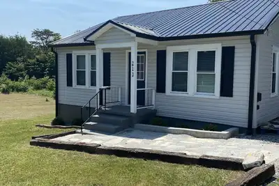 Image de Pints N Pillows  -  Morganton 2 Bed 1 Bath - Nature’s Playground