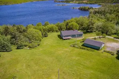 Image de \nwaterfront 3 bedroom house  in central location